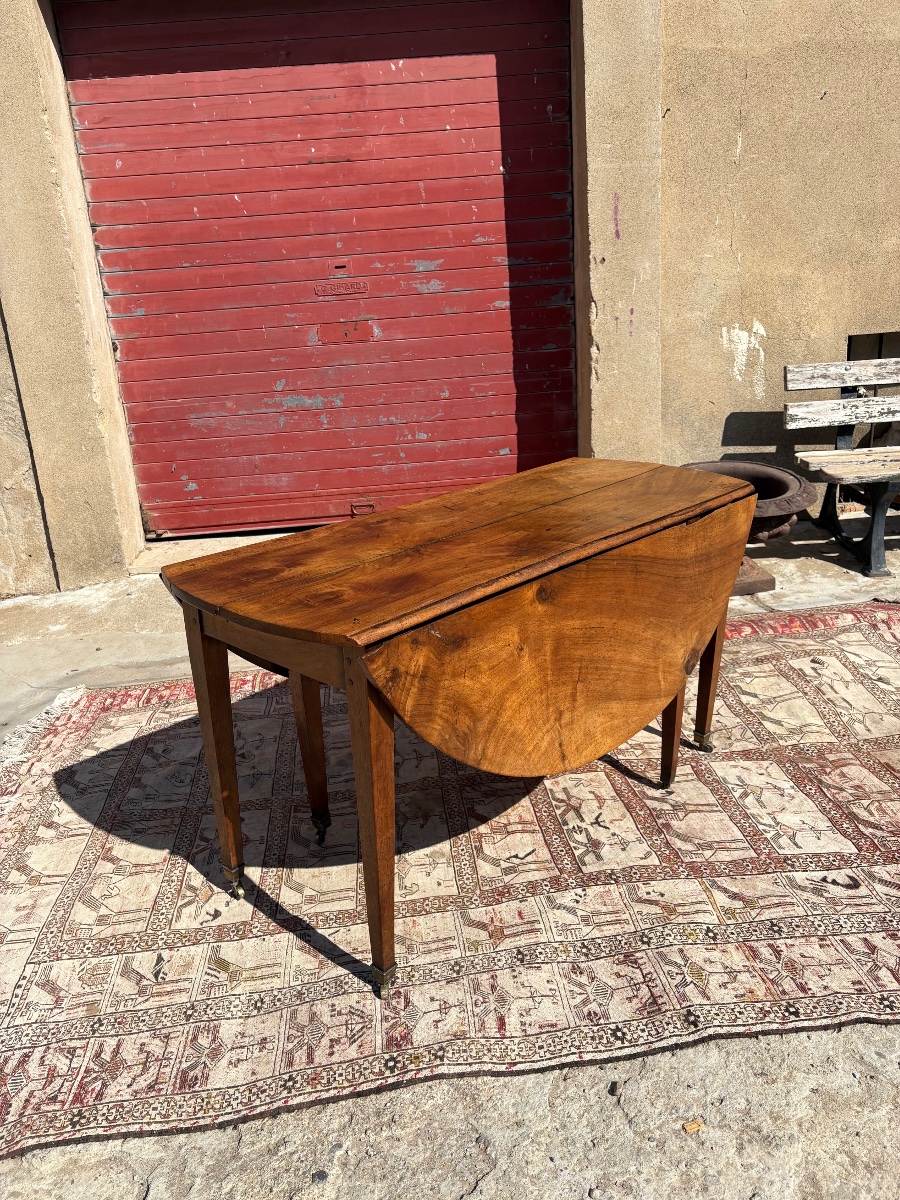 18th-century Louis XVI-style 6-foot Walnut Table
