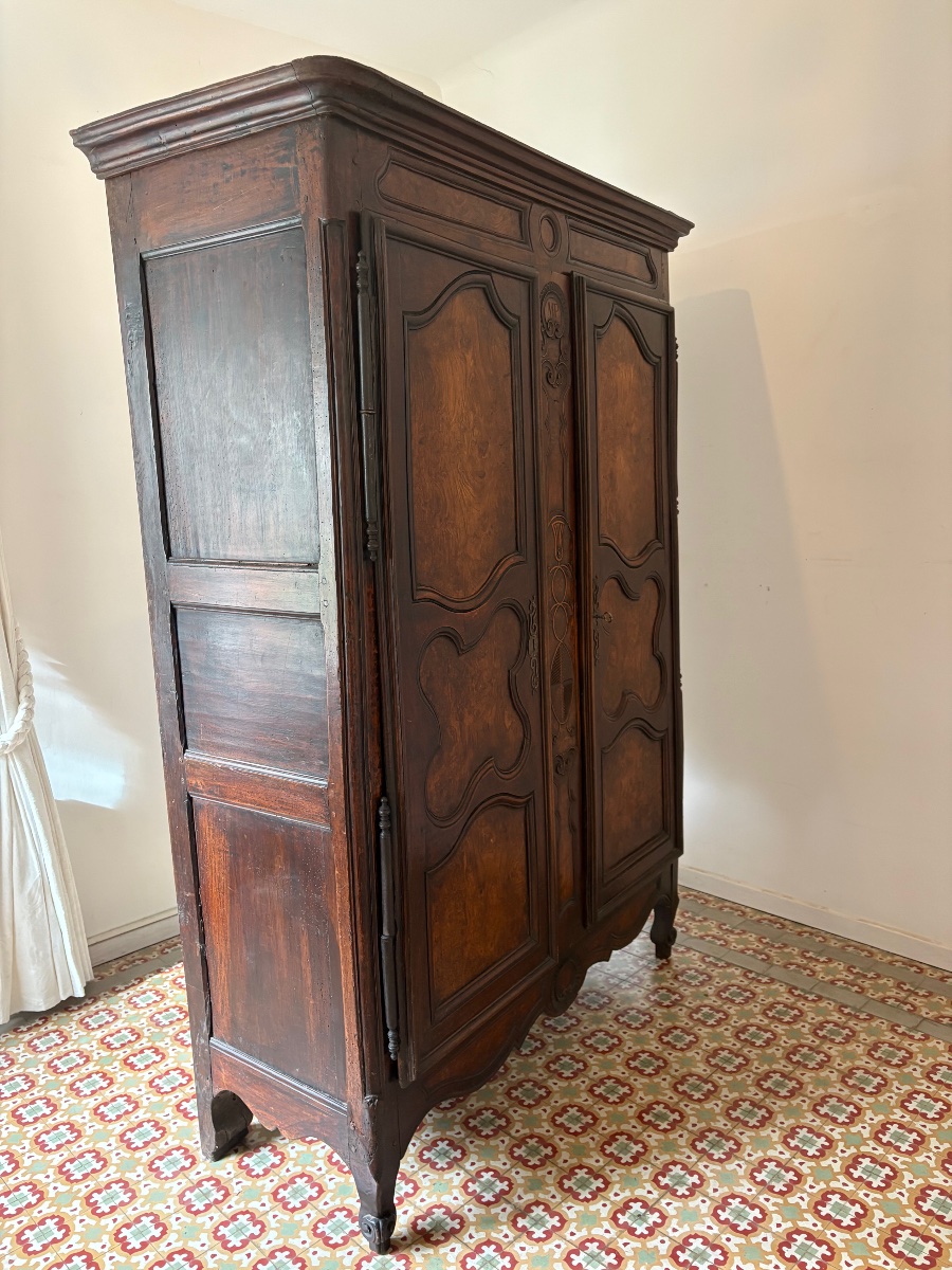 Armoire, Louis XV, en noyer et loupe de noyer d époque XVIIIe siècle-photo-1