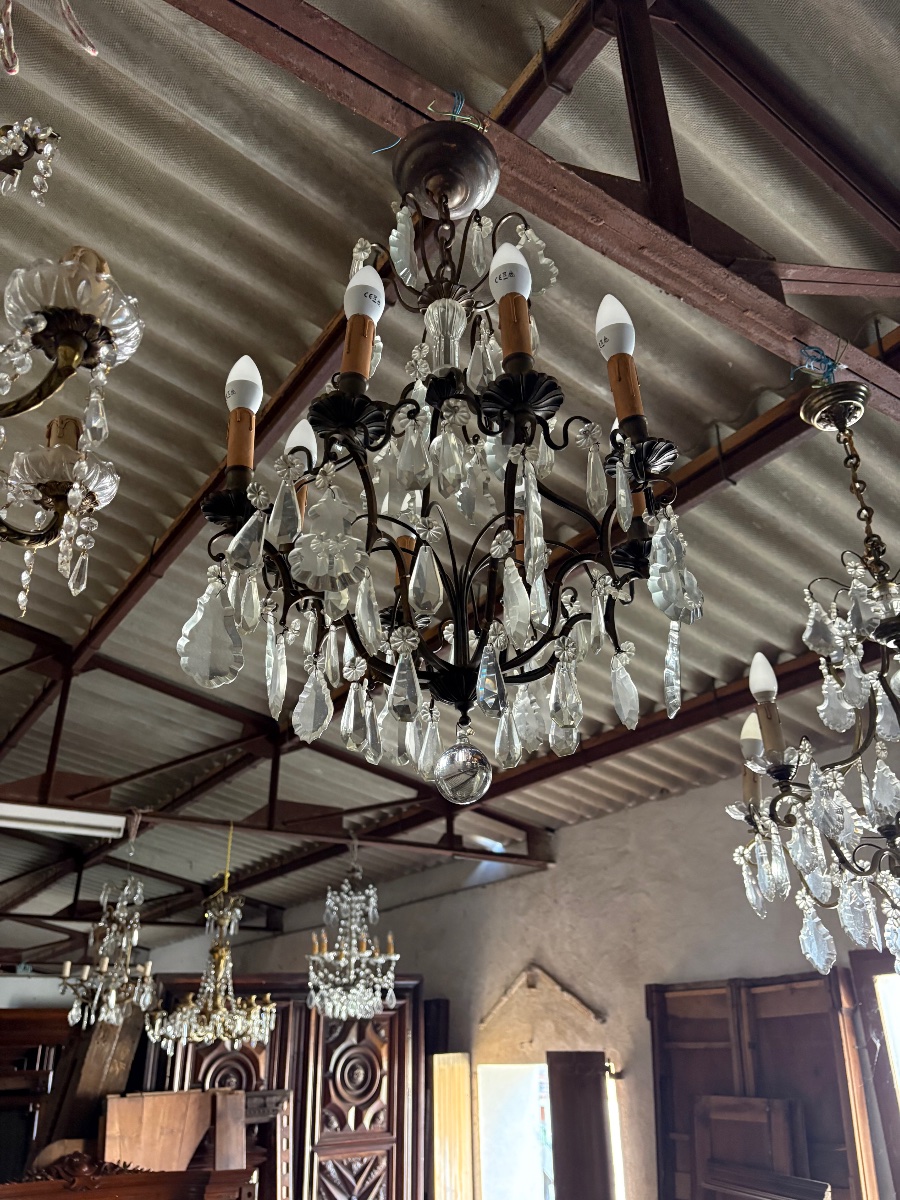 Lustre Louis XV, en bronze à huit lumières et Pampilles de cristal d’époque XIXe siècle.-photo-1