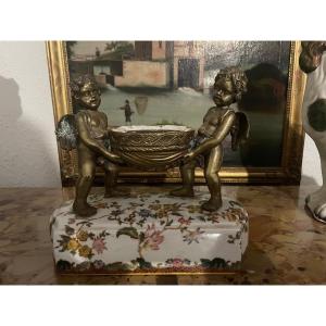 Sujet En Bronze Et porcelaine Avec Enfants époque 19eme