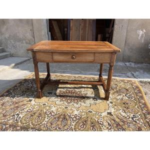 Table Louis XIII, en noyer d’époque XVIIem siècle 