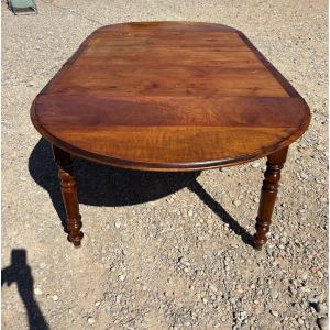 A 6-legged Louis-philippe Dining Table In Walnut, Dating From The 19th Century