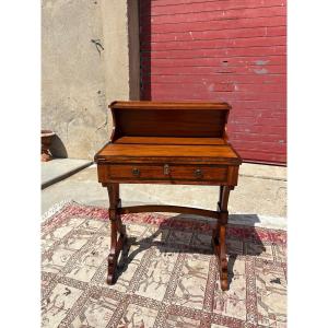 Bureau à gradins, restauration en acajou, blond d’époque XIXe siècle