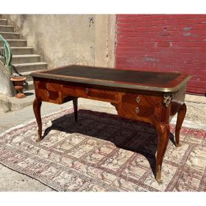 Bureau plat double face Louis XV, en marqueterie et bronze d’époque XIXe siècle