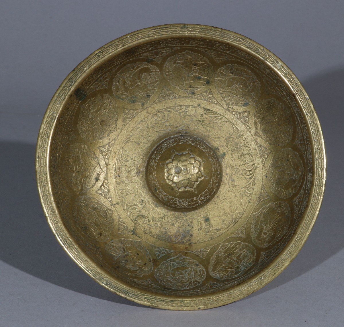  A Beautiful Magical Engraved Brass Bowl Persian Qajar 18/19th Century-photo-1
