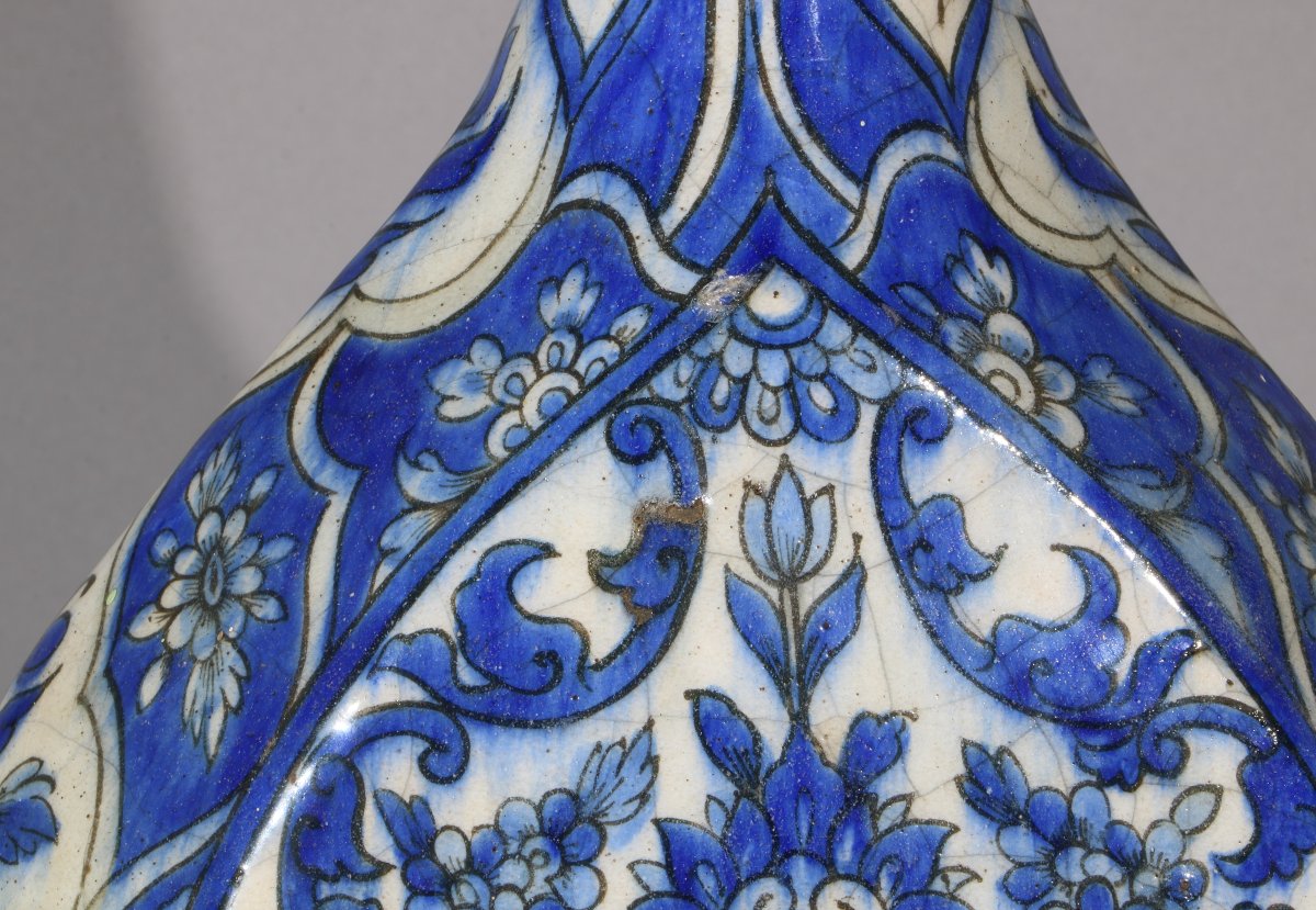 A Large 19th-century Blue-and-white Qajar Vase-photo-3