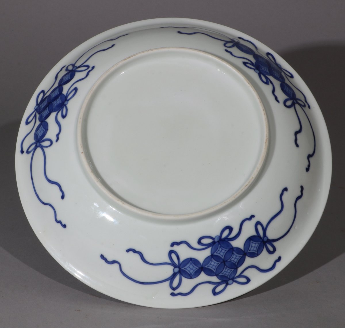 Plat en porcelaineJaponaise bleue et blanche, XIXe/XXe siècle-photo-4