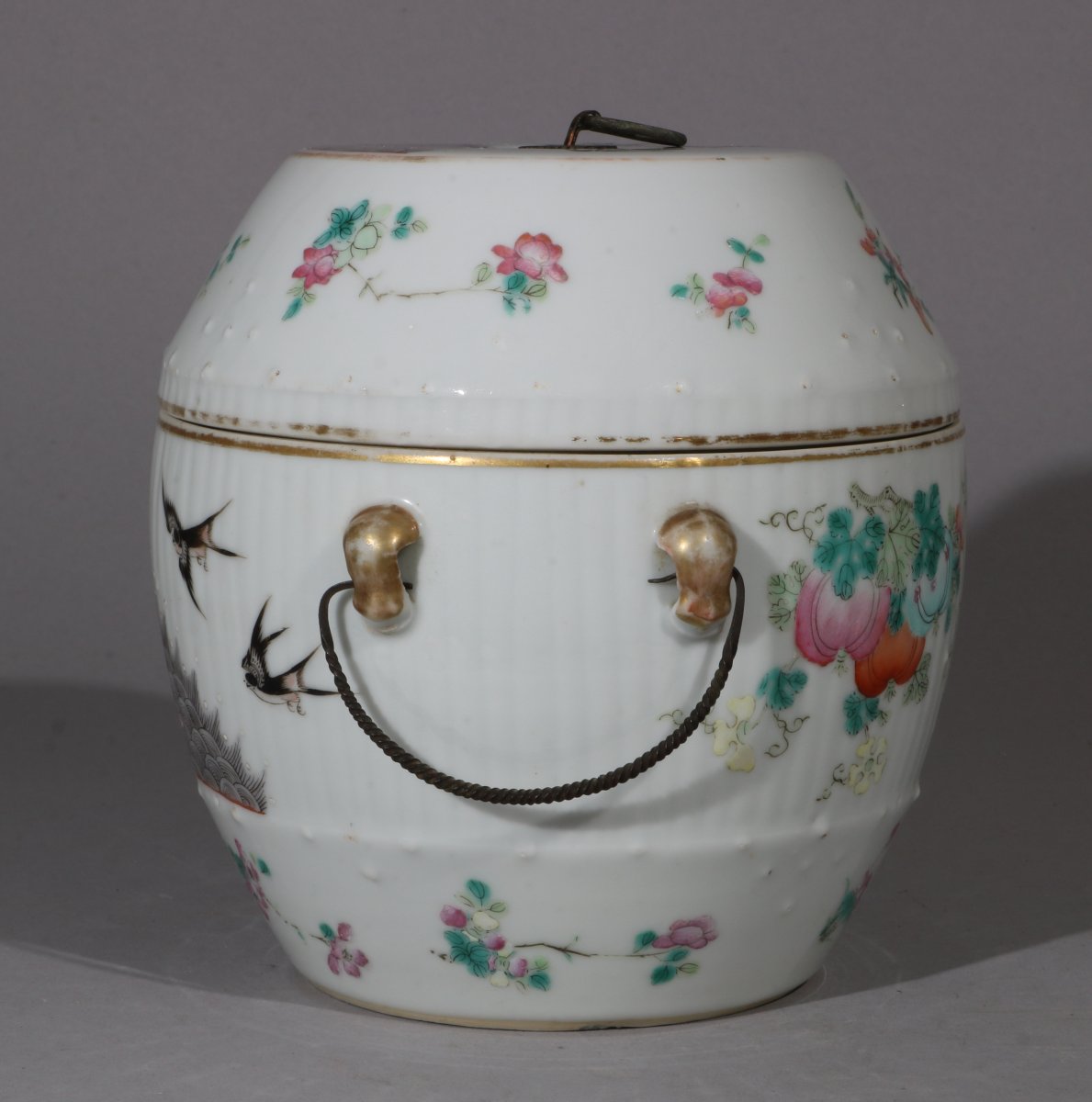 A Famille Rose Jar And Lid, 19th Century-photo-2