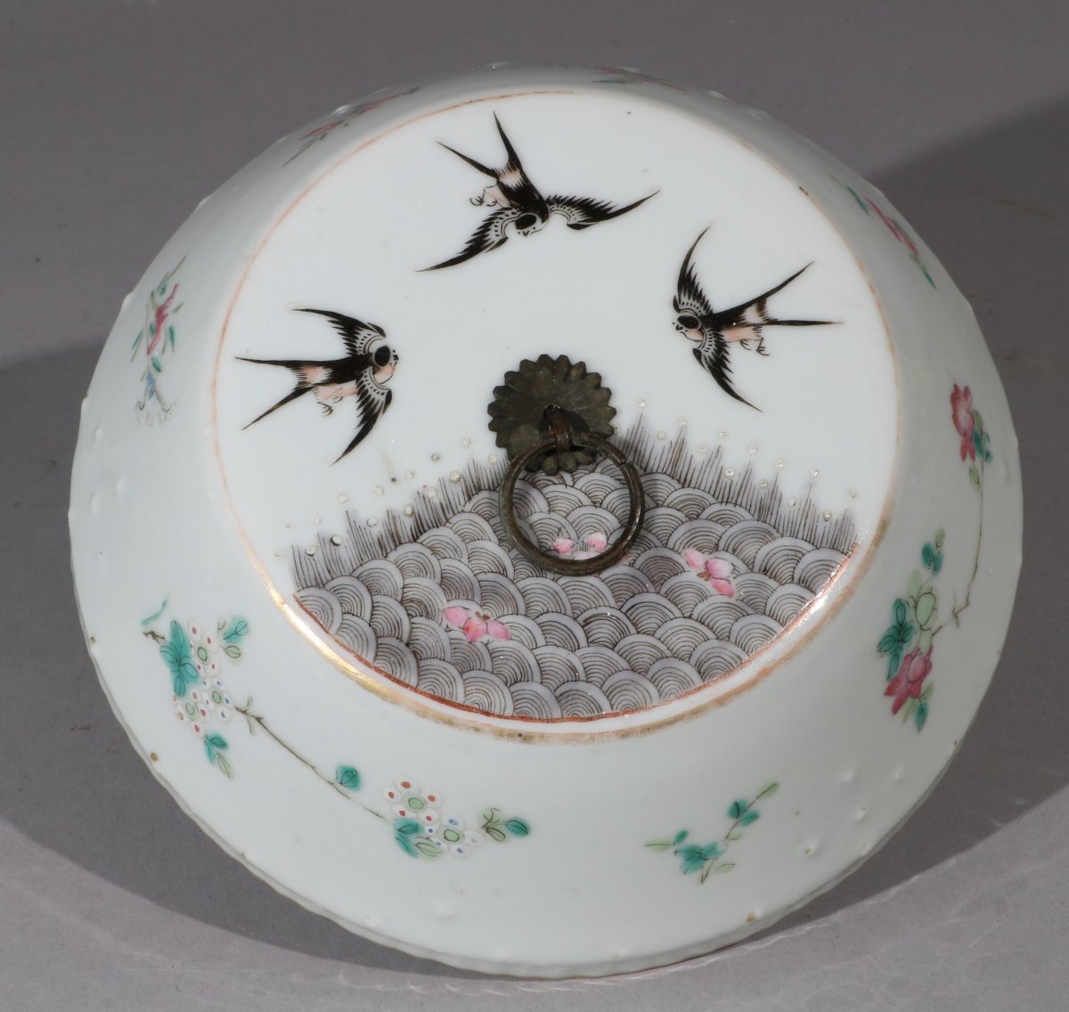 A Famille Rose Jar And Lid, 19th Century-photo-4
