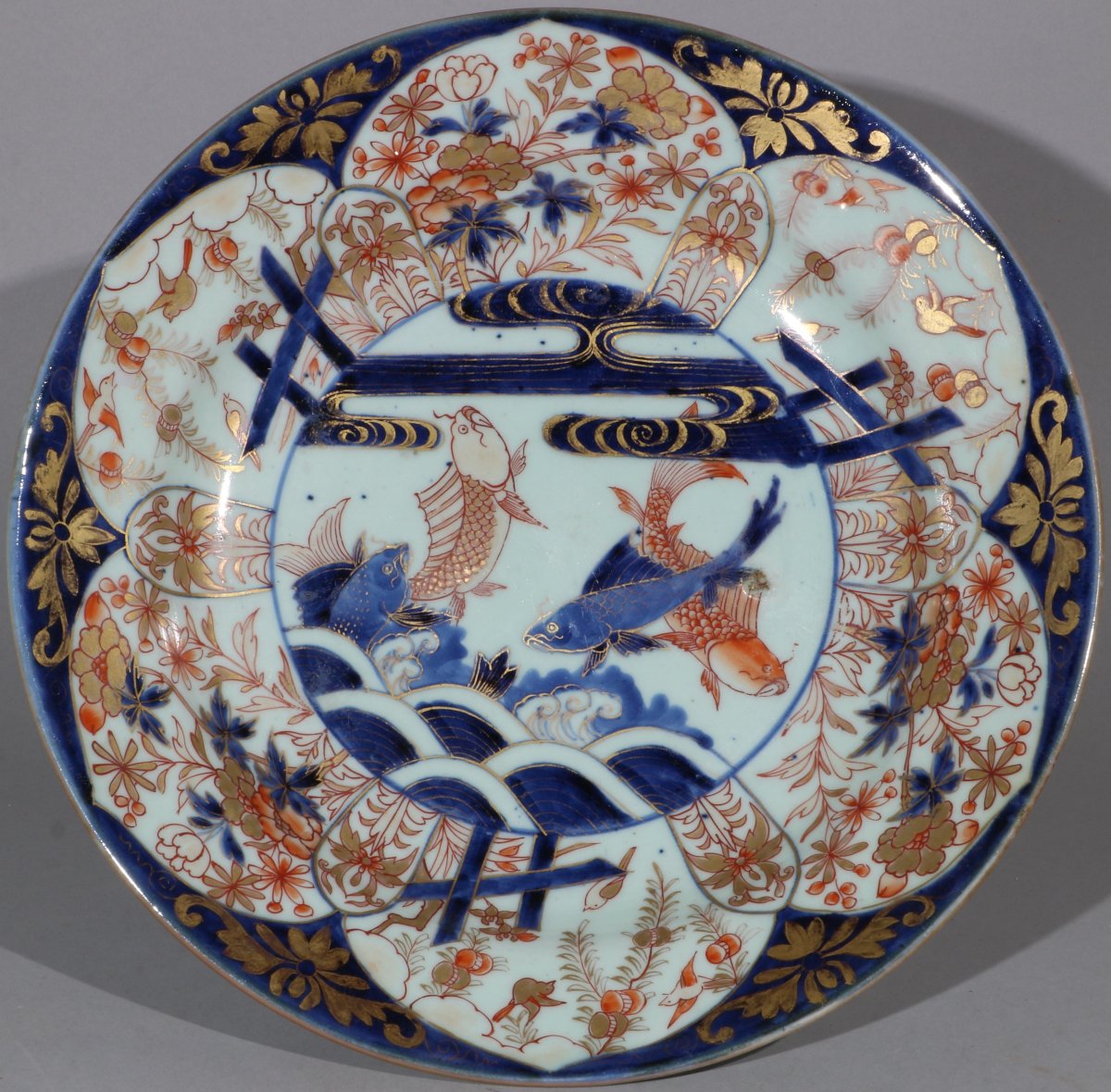 Plat Japonais de style Imari, fin du XVIIe siècle
