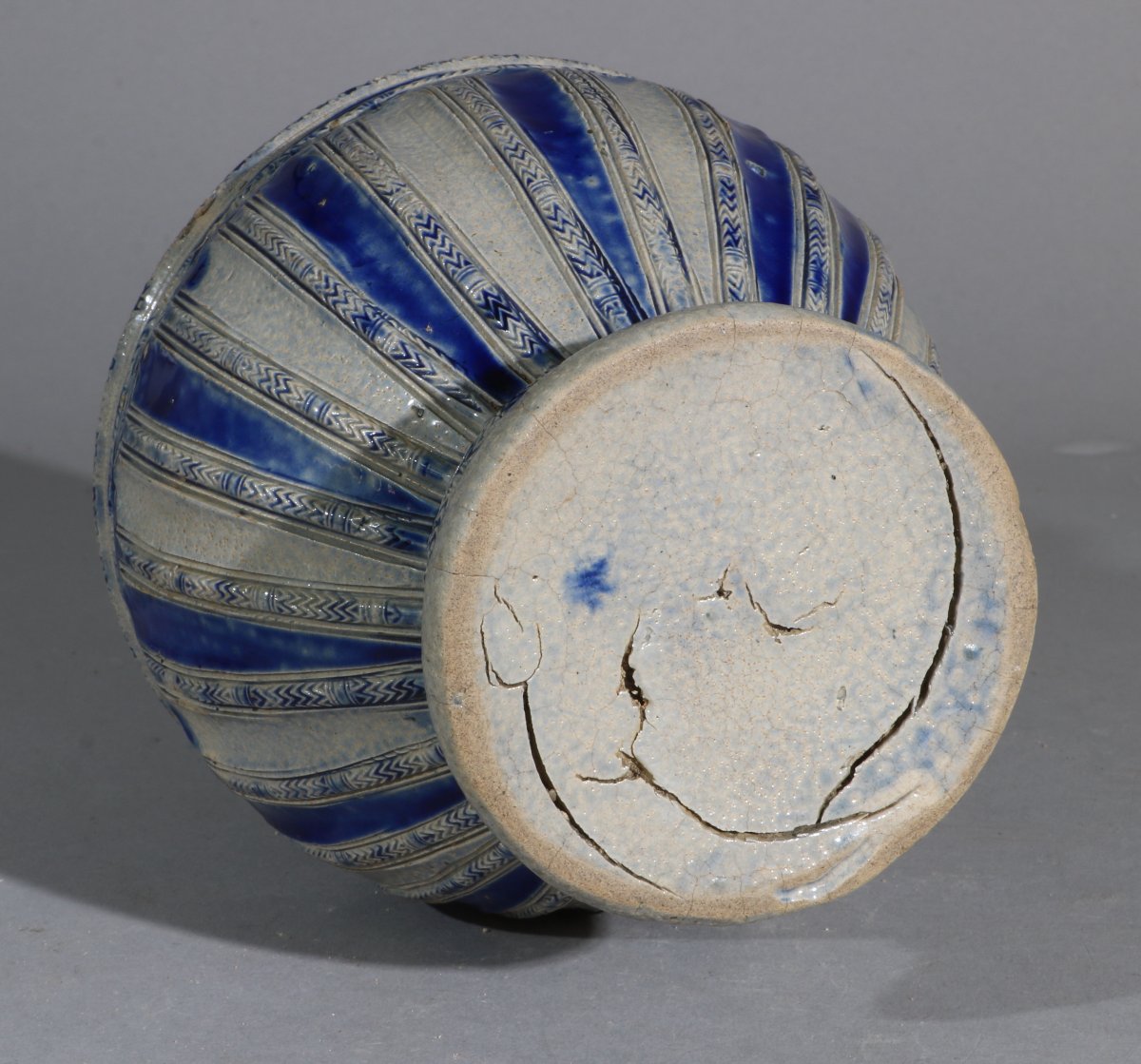 Une Cruche de Westerwald, vers 1600-1620-photo-6