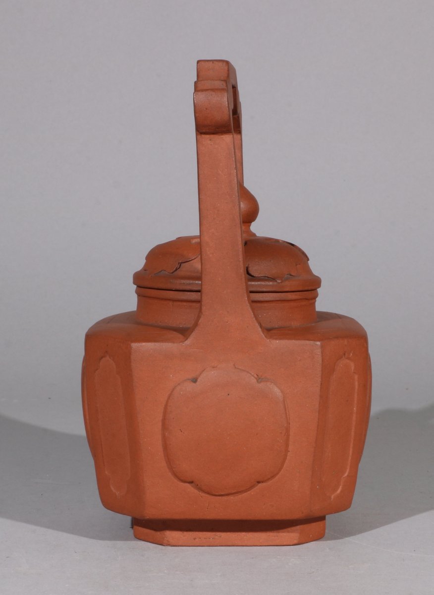 A Yixing Teapot From The Kangxi Period (17th/18th Century)-photo-1