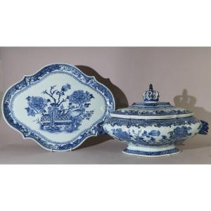 An Impressive Soup Tureen And Its Stand, Made Of Blue-and-white Porcelain, Qianlong Period