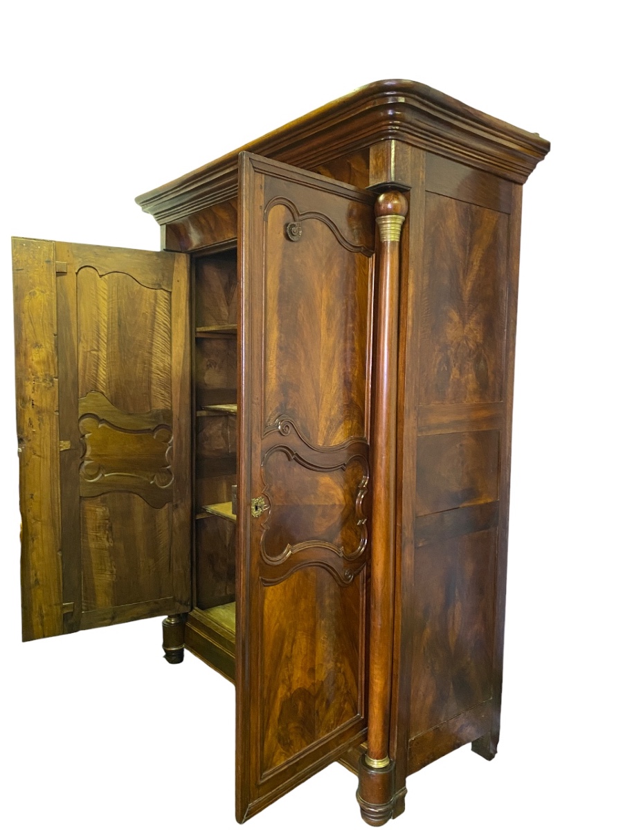 19th Century Walnut Wardrobe-photo-4