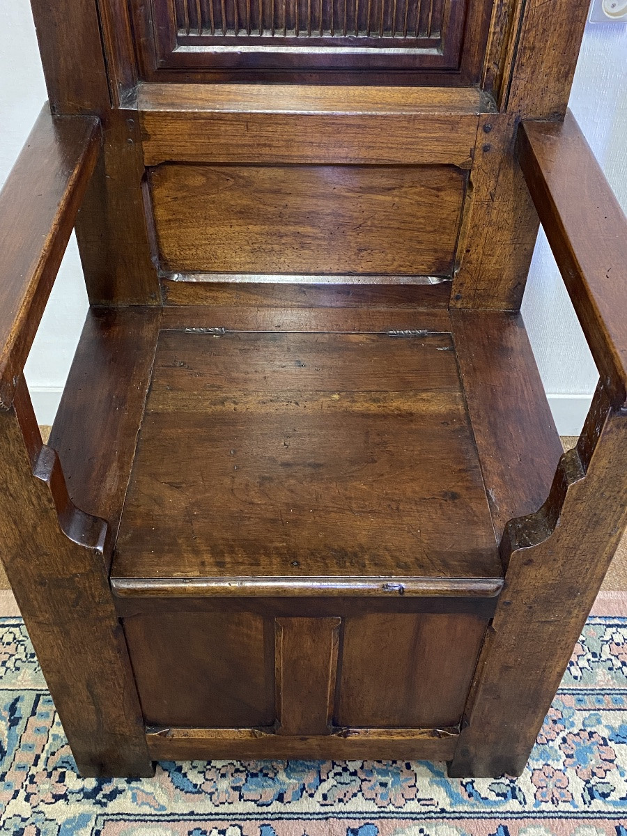 Walnut Cathedral Chair - Late 17th - Early 18th Century-photo-7