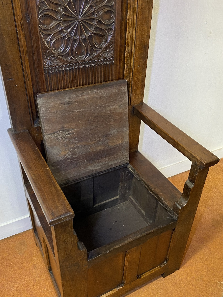 Walnut Cathedral Chair - Late 17th - Early 18th Century-photo-8