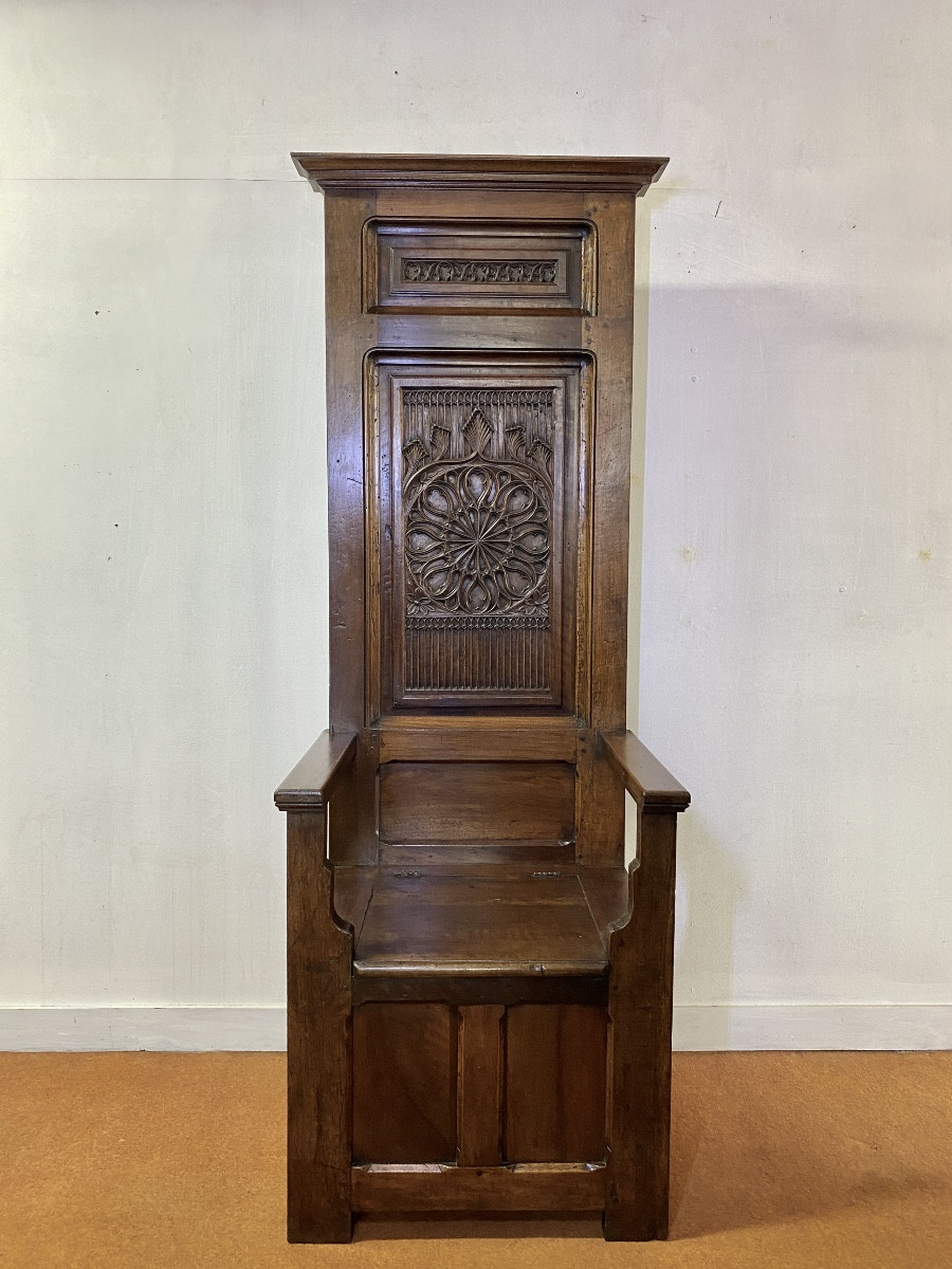 Walnut Cathedral Chair - Late 17th - Early 18th Century