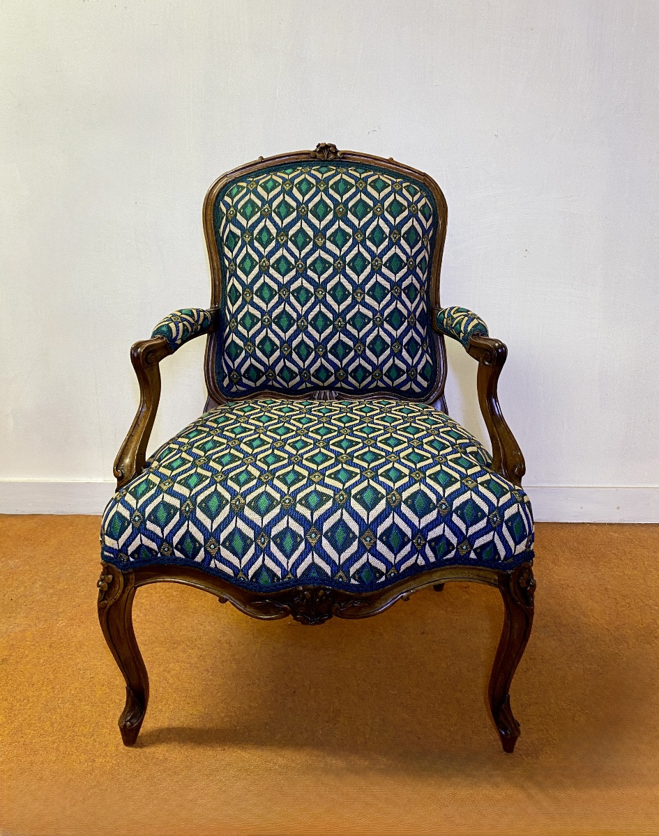 Pair Of 18th-century Walnut Armchairs-photo-2