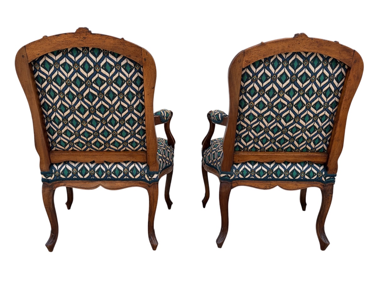 Pair Of 18th-century Walnut Armchairs-photo-3
