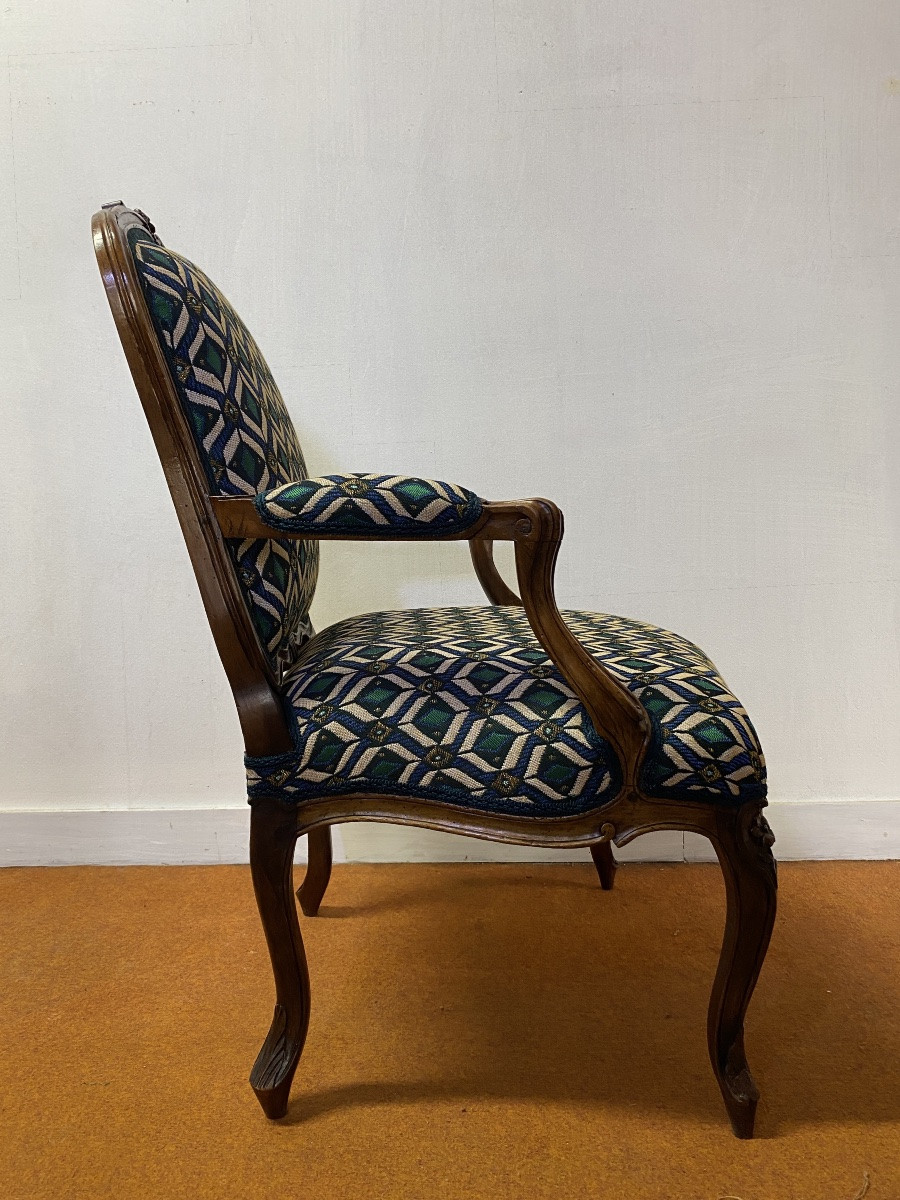 Pair Of 18th-century Walnut Armchairs-photo-2