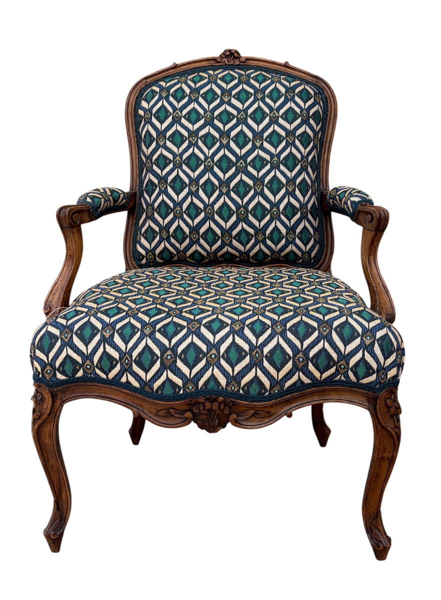 Pair Of 18th-century Walnut Armchairs-photo-1