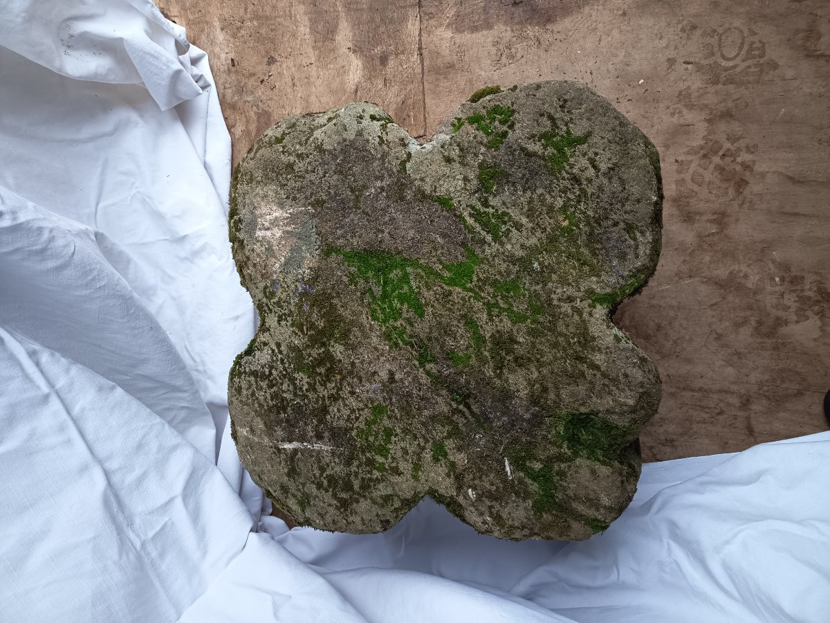 Pierre en granit époque Gothique-photo-2