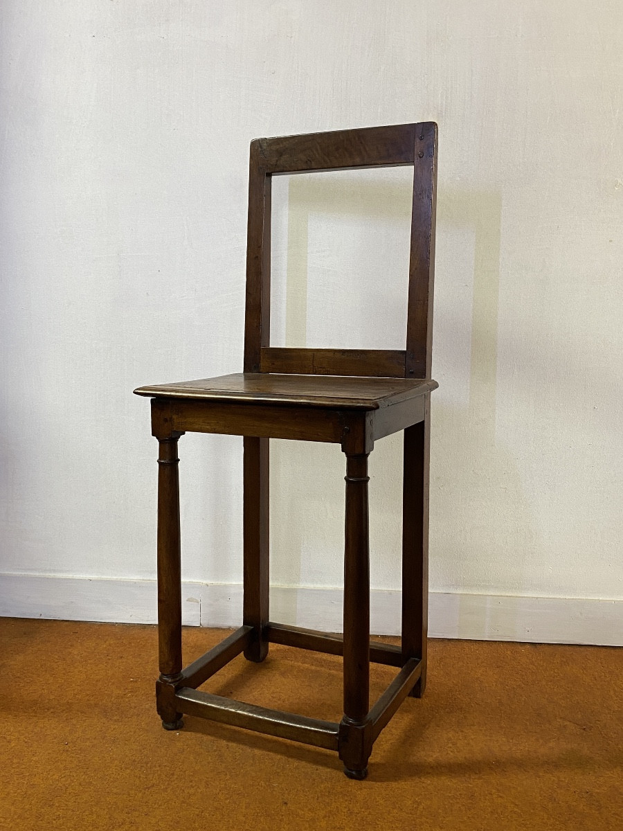 Chaise en noyer d'époque XVIe siècle