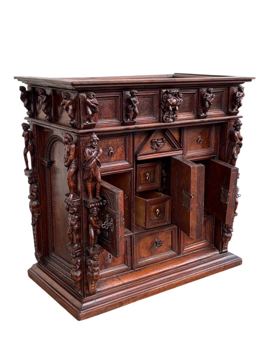Genoese Stipo In Walnut And Elm Burl – Cabinet With 36 Statues, Circa 1600-photo-3