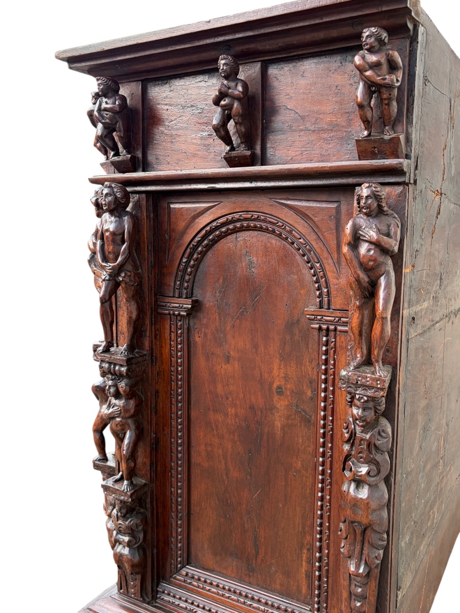 Genoese Stipo In Walnut And Elm Burl – Cabinet With 36 Statues, Circa 1600-photo-4