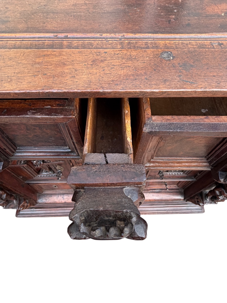 Genoese Stipo In Walnut And Elm Burl – Cabinet With 36 Statues, Circa 1600-photo-7
