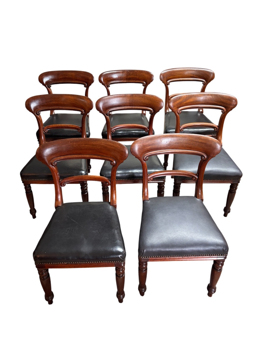 Série de 8 chaises victoriennes en acajou, fin XIXe