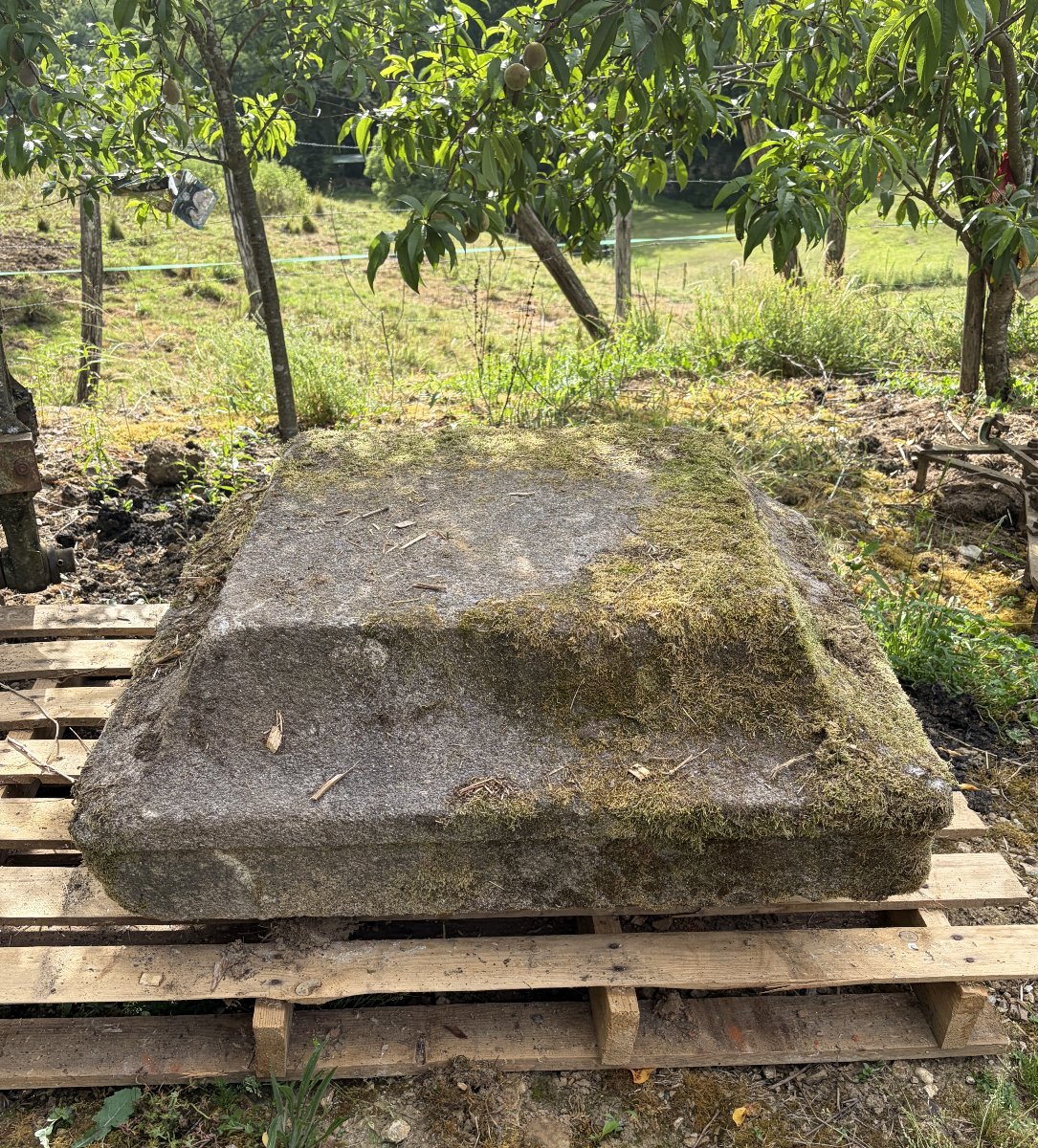 Têtes de piliers en granit époque XVIIIème siècle-photo-4