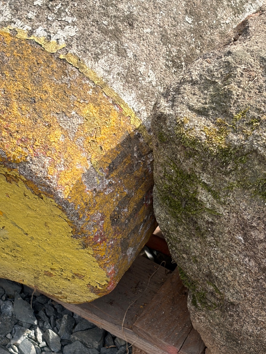 18th-century Monolithic Granite Roadside Marker-photo-1