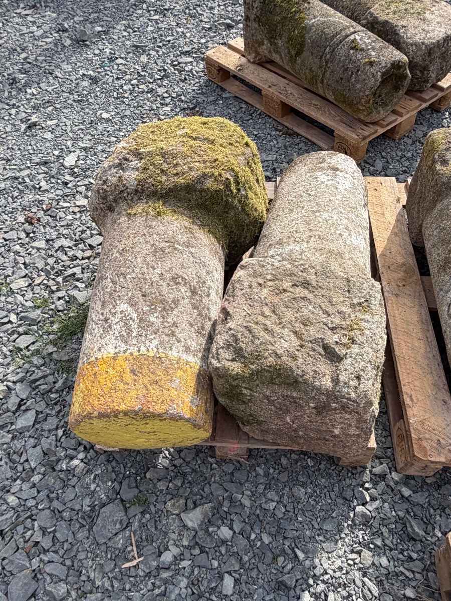 18th-century Monolithic Granite Roadside Marker-photo-6