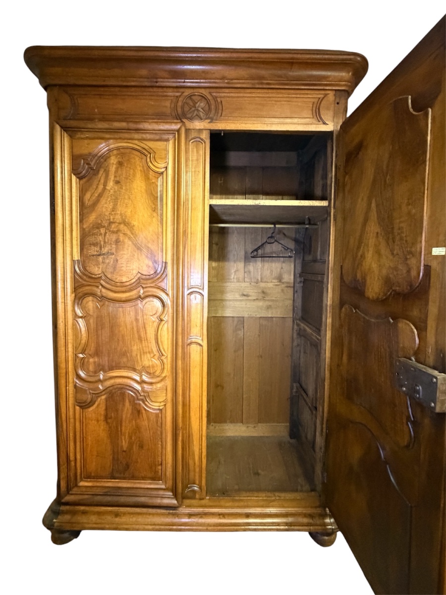 Armoire lyonnaise en noyer, XVIIIe siècle, style Louis XIV-photo-7