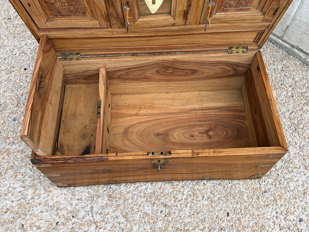 19th-century Camphor Wood Sea Chest-photo-4