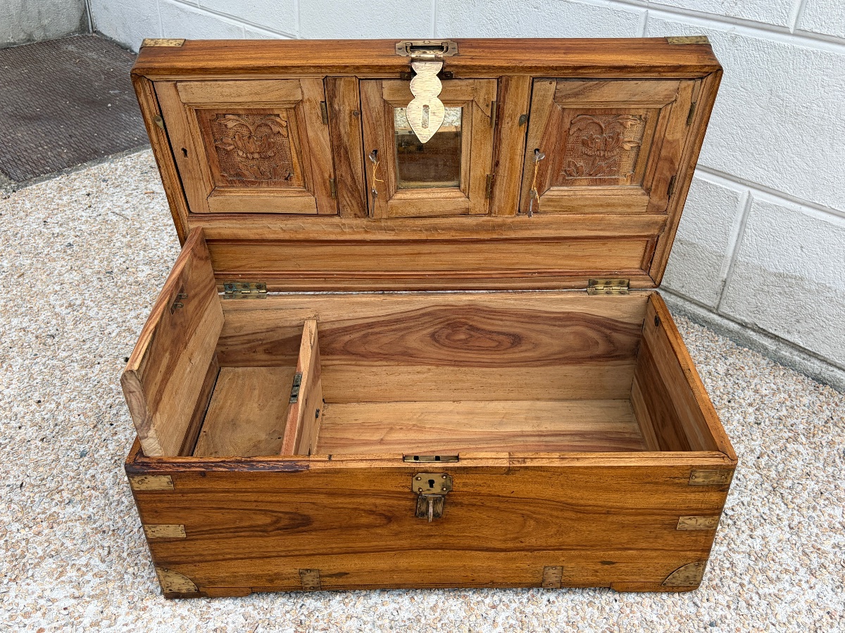 19th-century Camphor Wood Sea Chest-photo-2
