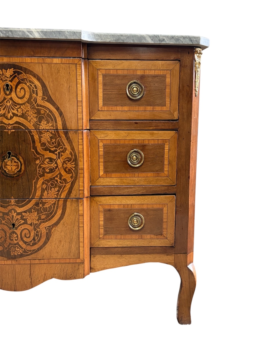 Commode à ressaut, en noyer-photo-1