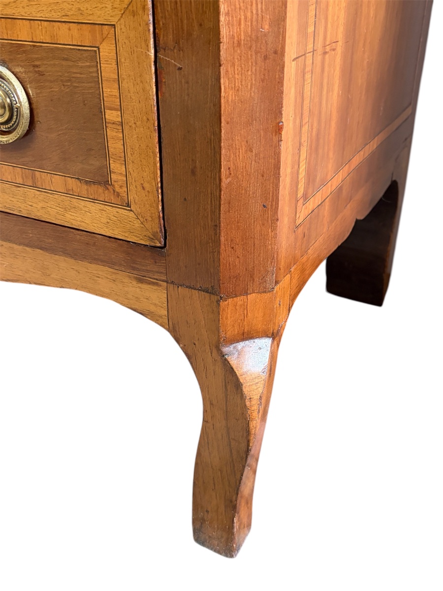 Commode à ressaut, en noyer-photo-6