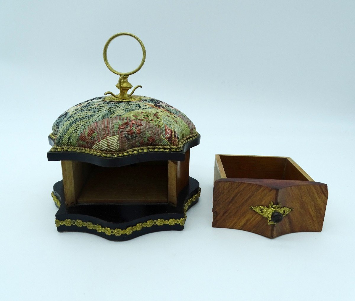 Napoleon III Sewing Box-photo-2