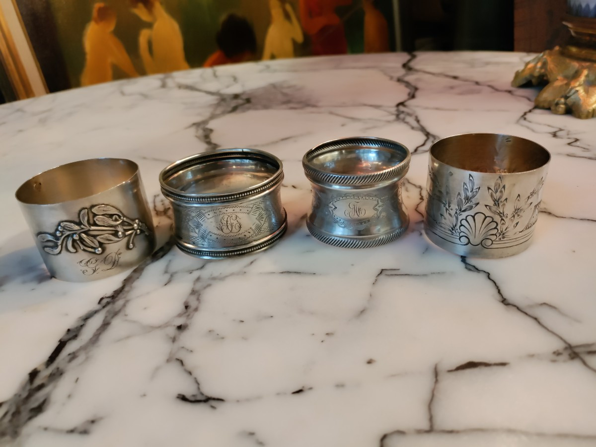 Set Of 4 Silver Napkin Rings