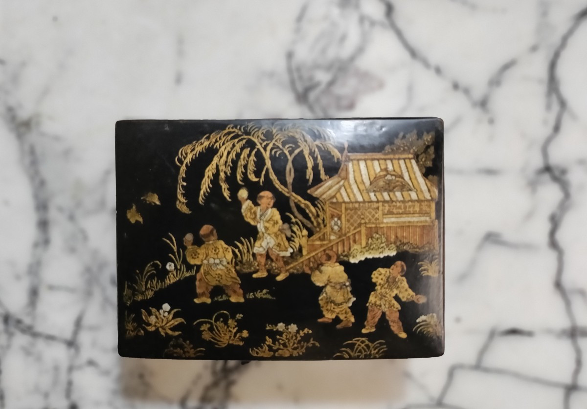 Coffret en papier mâché fin 19 ème/1900