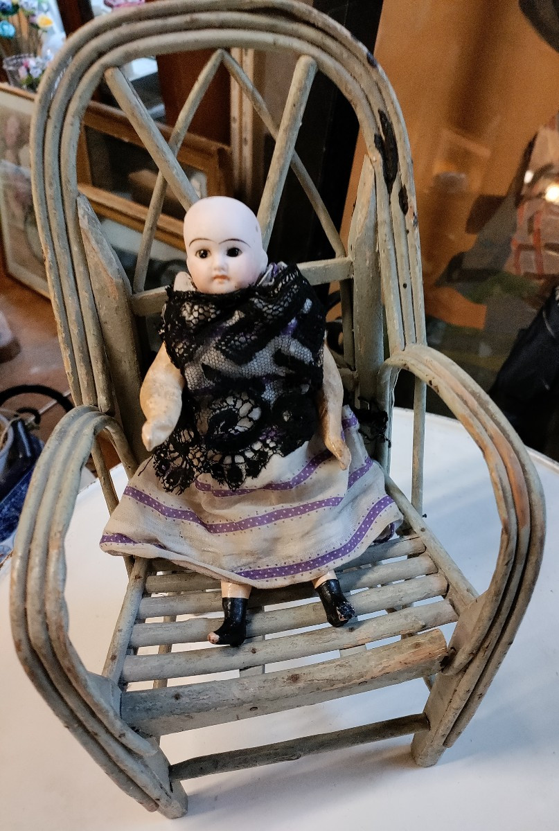 Petite Poupée Tête en Porcelaine 