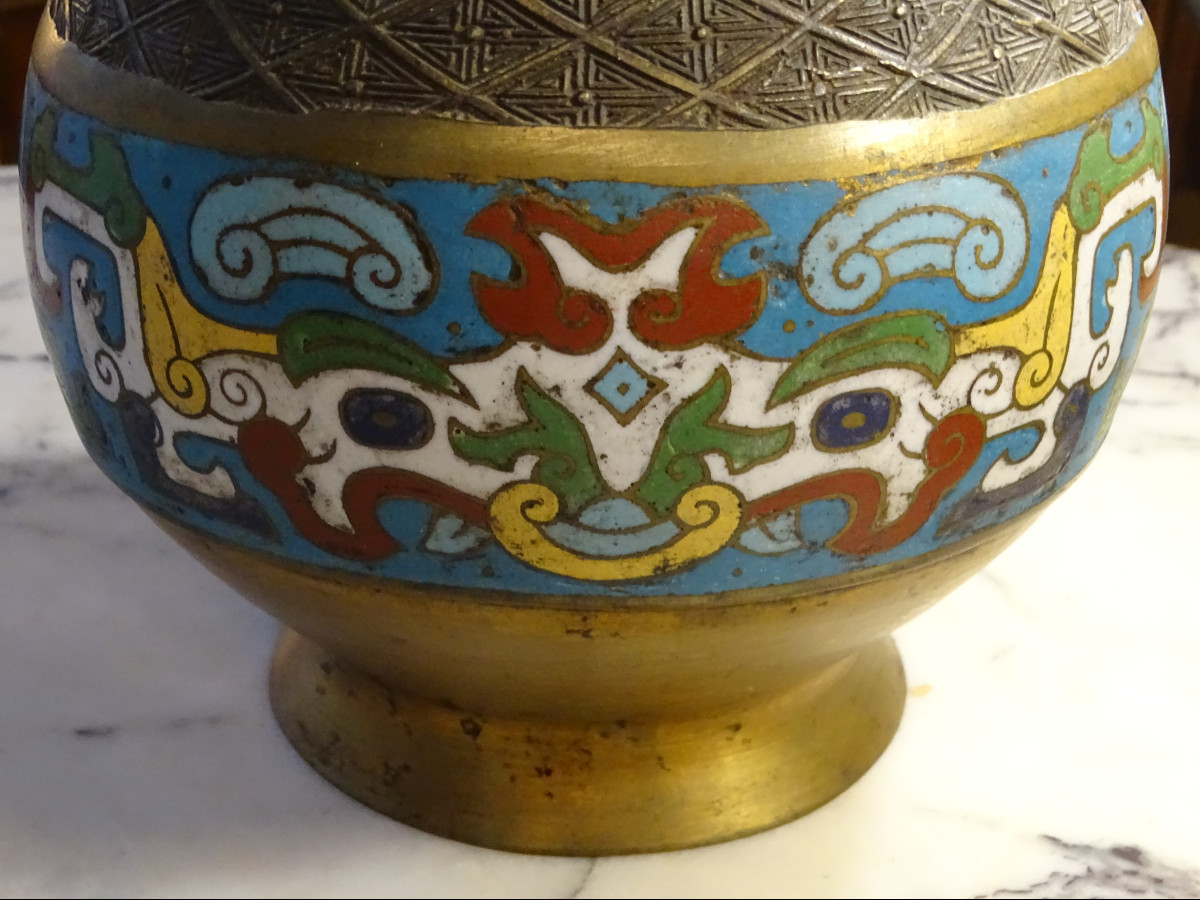 Bronze Vase With Cloisonné Enamelwork China 20th-photo-1