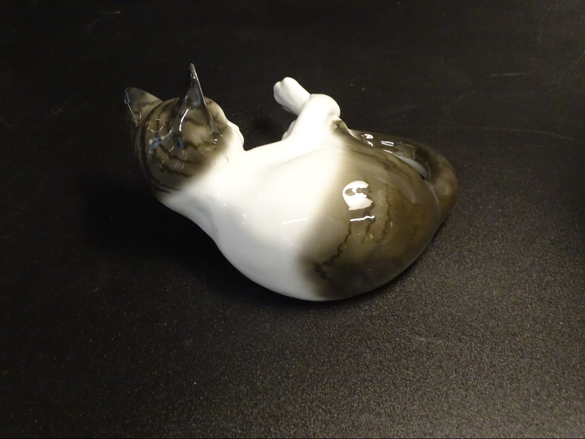 Pfeffer Gotha Porcelain Cat-photo-3
