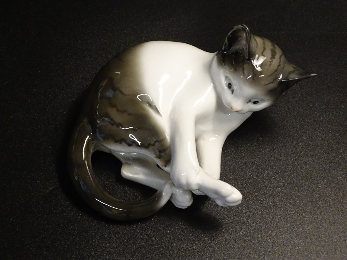 Pfeffer Gotha Porcelain Cat