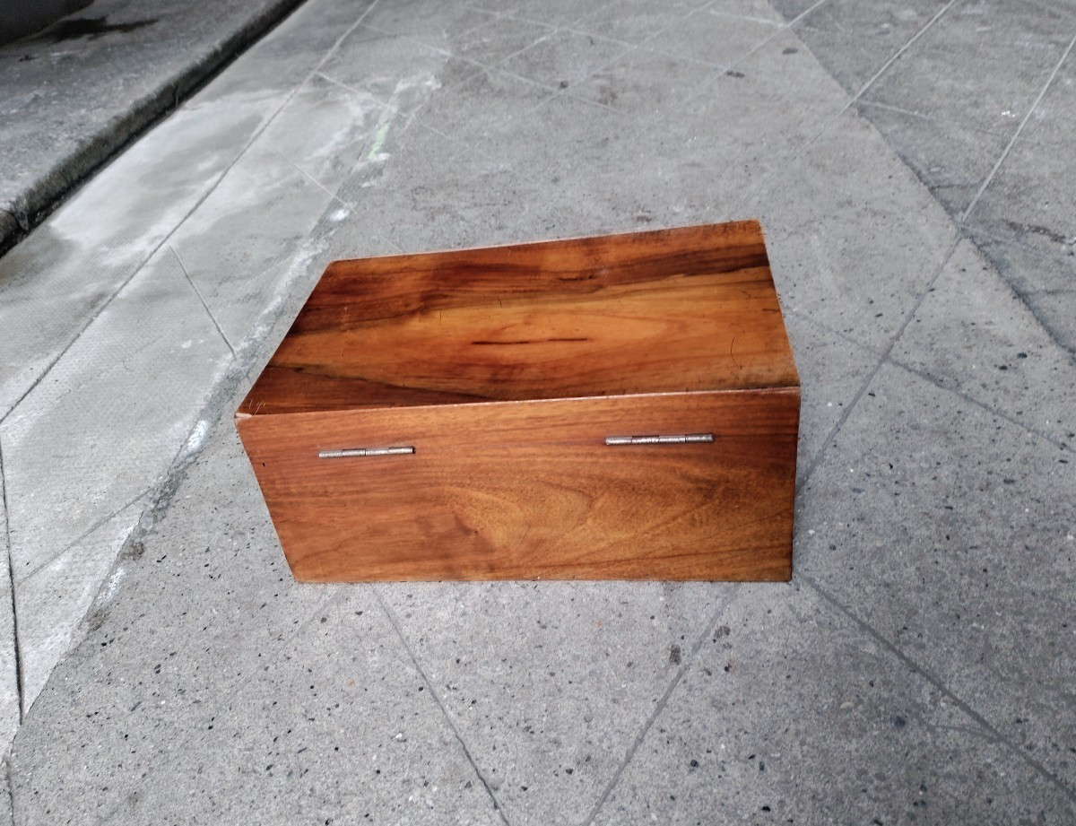 Large Walnut Box-photo-3