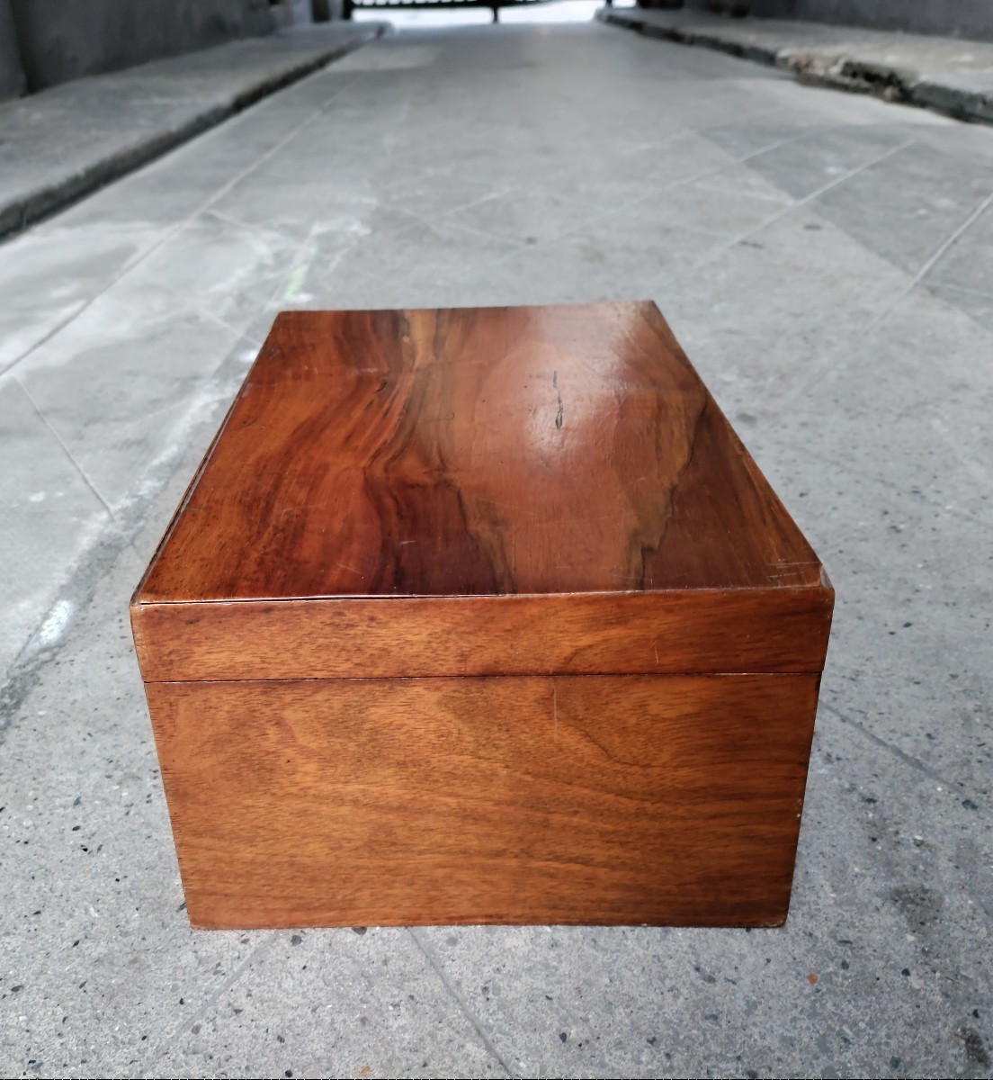Large Walnut Box-photo-4