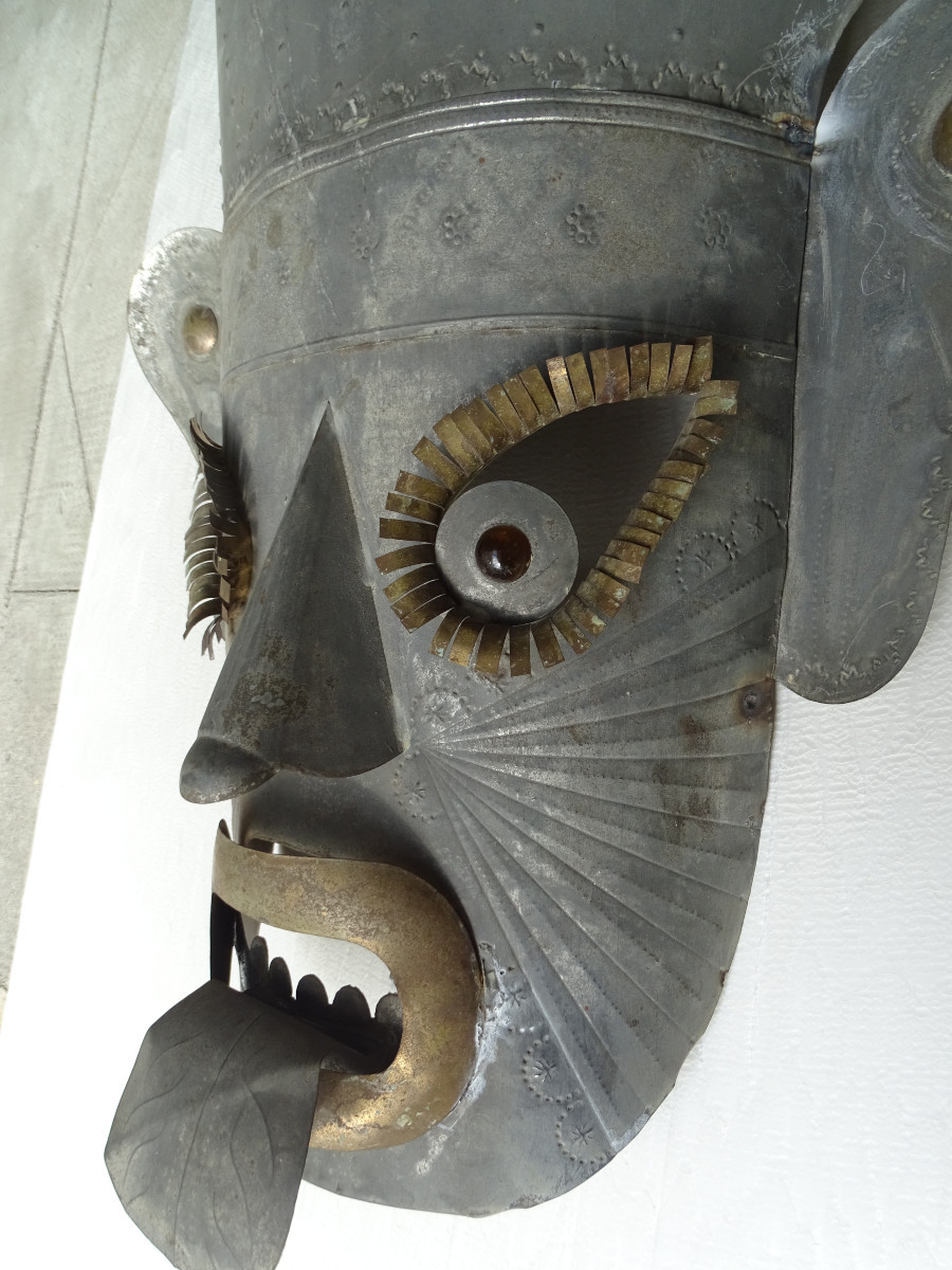 Grand Masque en Tôle et Laiton Années 1970-photo-2