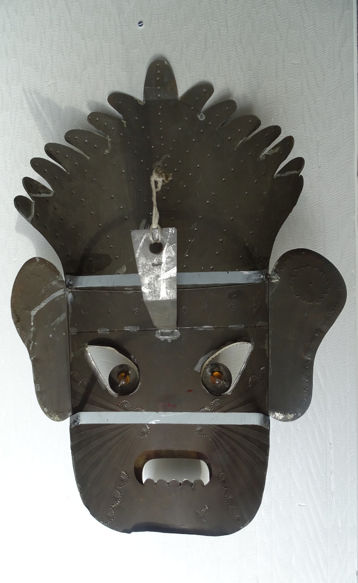 Grand Masque en Tôle et Laiton Années 1970-photo-1